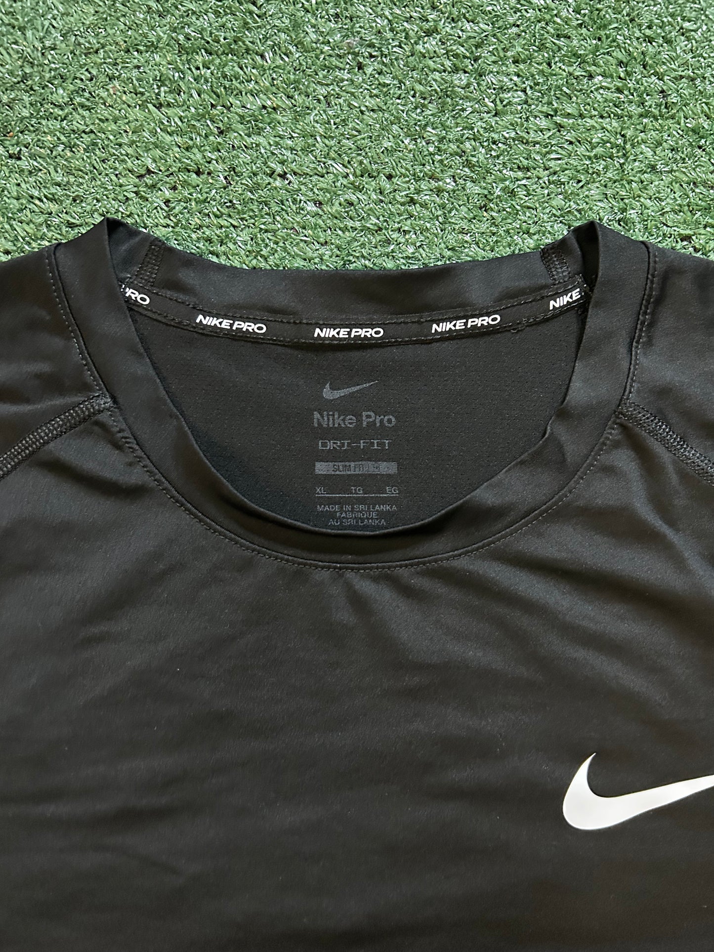 Nike pro Dri fit longsleeve black and white