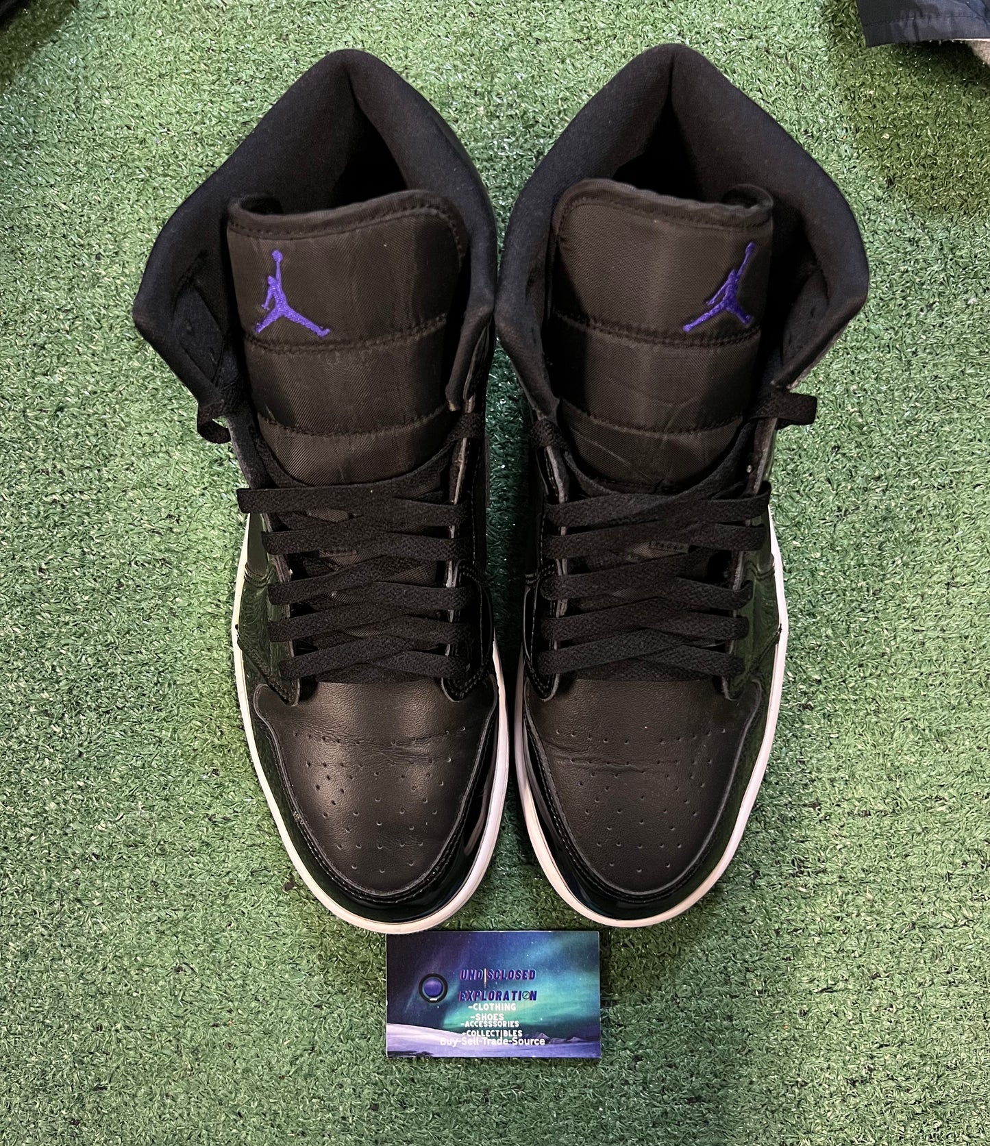 Jordan 1 mid space jam size 11men/12.5women