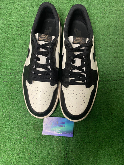 Jordan 1 low mocha size 12men/13.5women