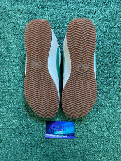 Nike Cortez aloe verde size 8.5men/10women