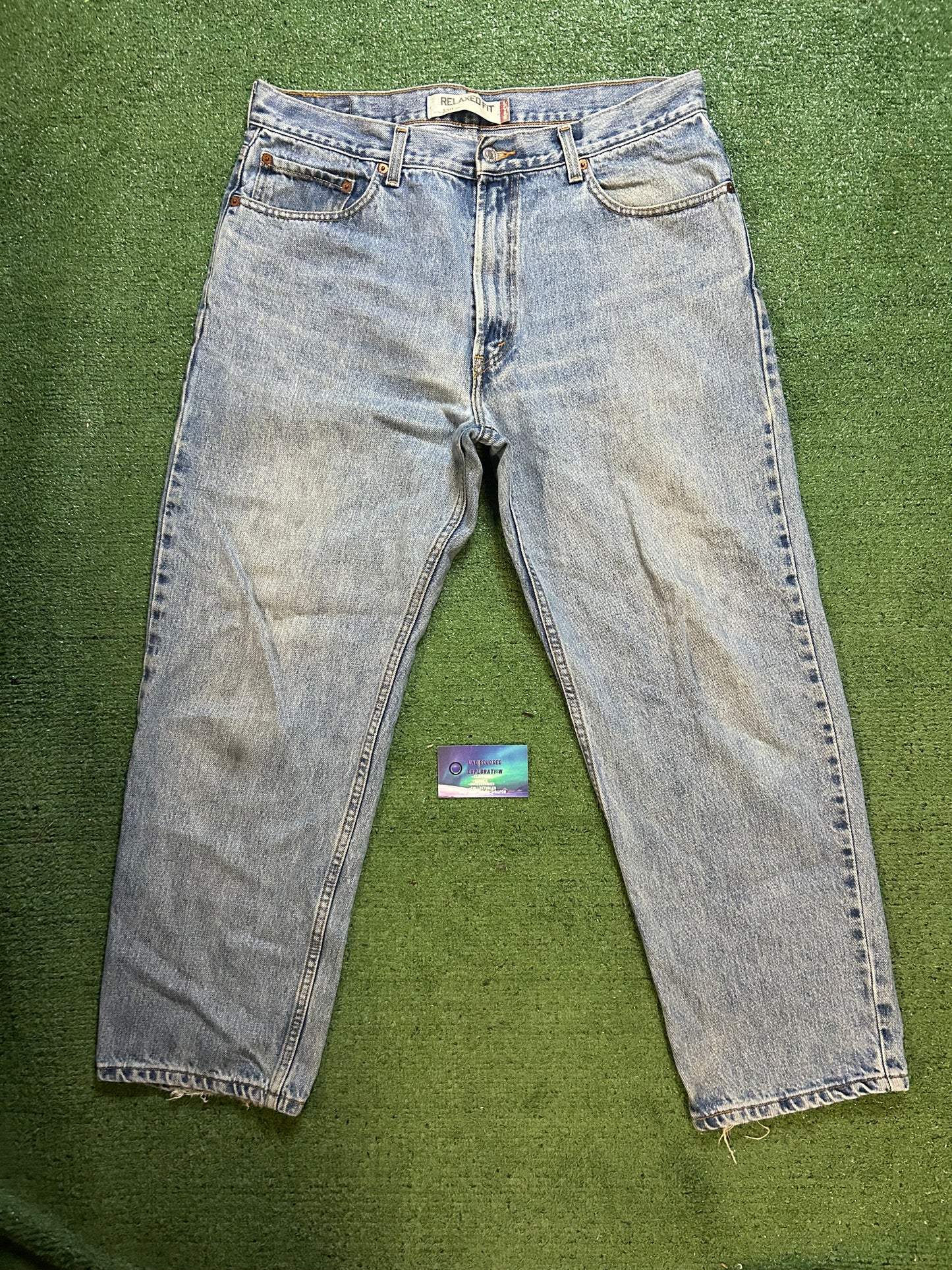 Levi 550 light wash jeans