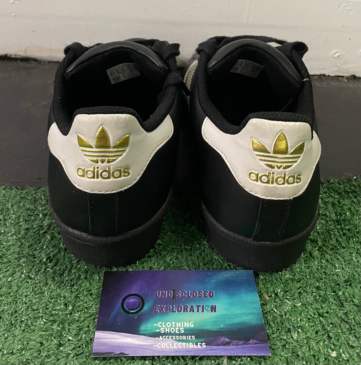 Adidas Superstar black white size 8.5men/10women