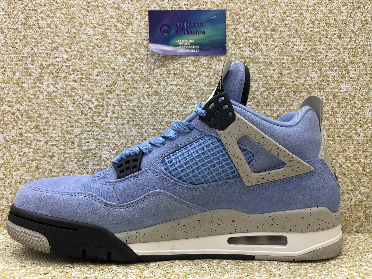 Jordan 4 University Blue 10 Men/11.5 Women “Preowned”