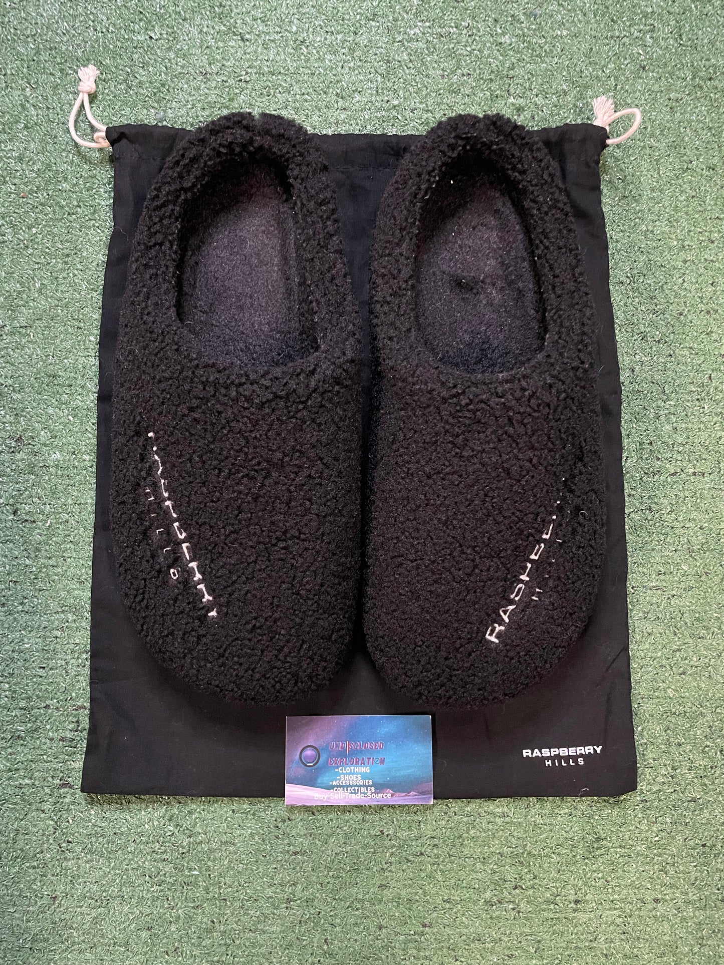 Gv Gallery Raspberry Hills Stacy from the woods slides size 13men/14.5women