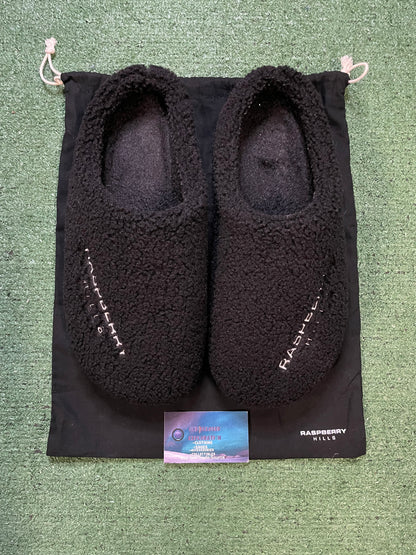 Gv Gallery Raspberry Hills Stacy from the woods slides size 13men/14.5women