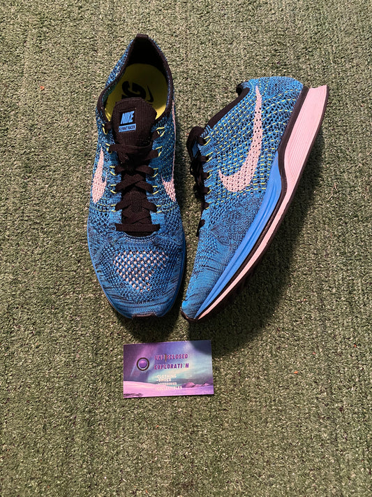 Nike flyknit racer blue glow size 10men/11.5women