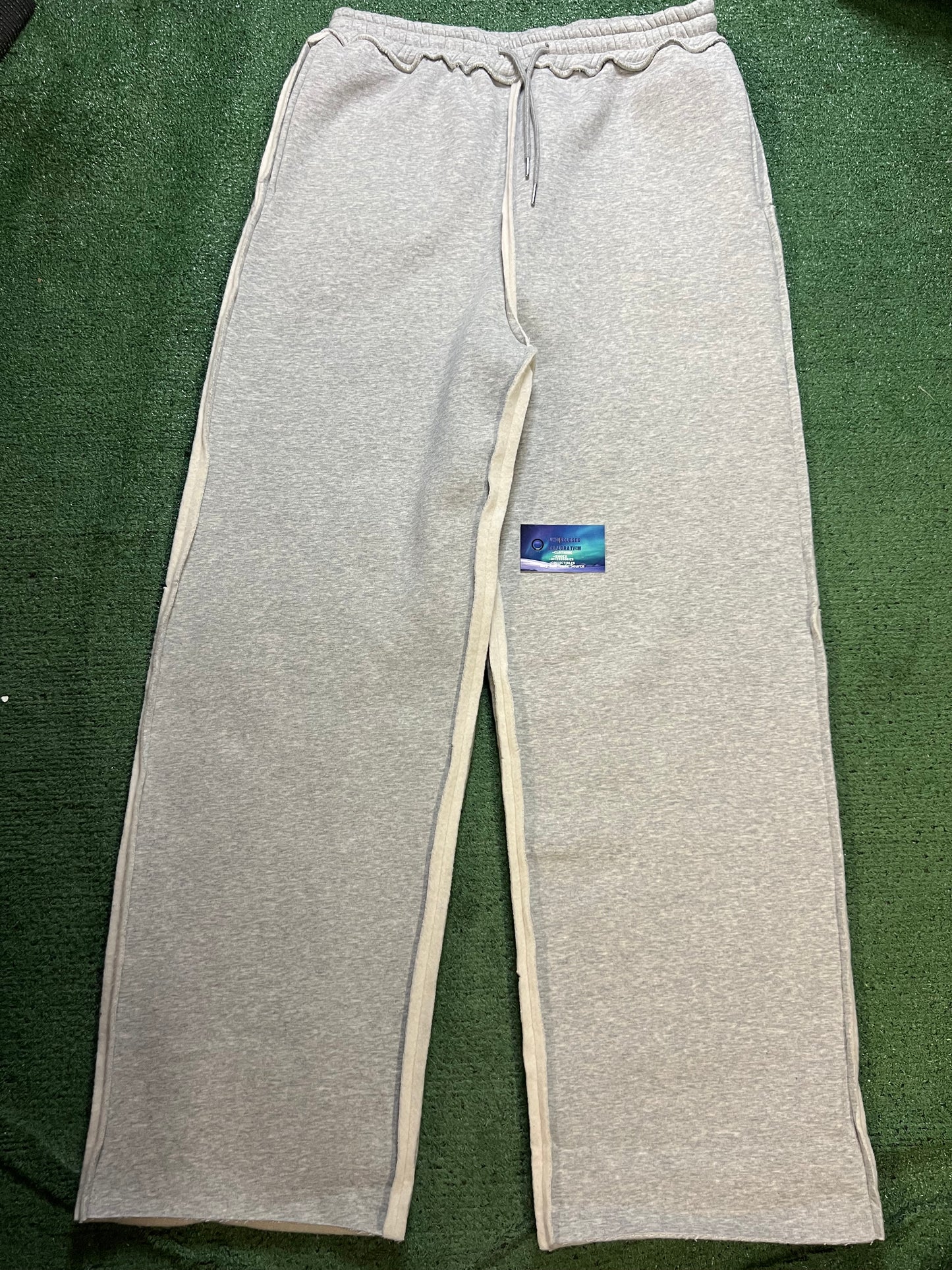 Greedy unit tag grey sweatpants