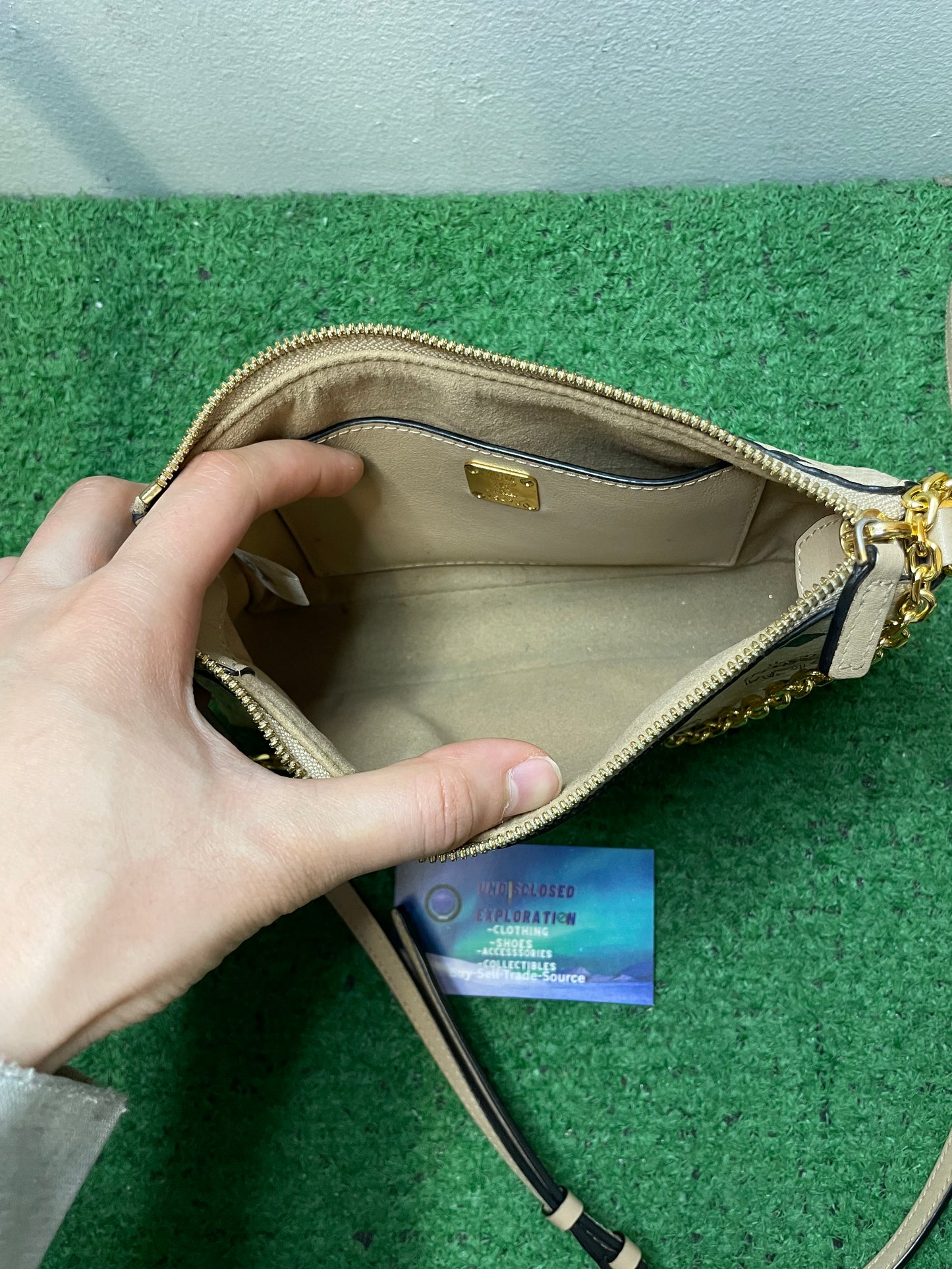 MCM visetos beige leather shoulder bag