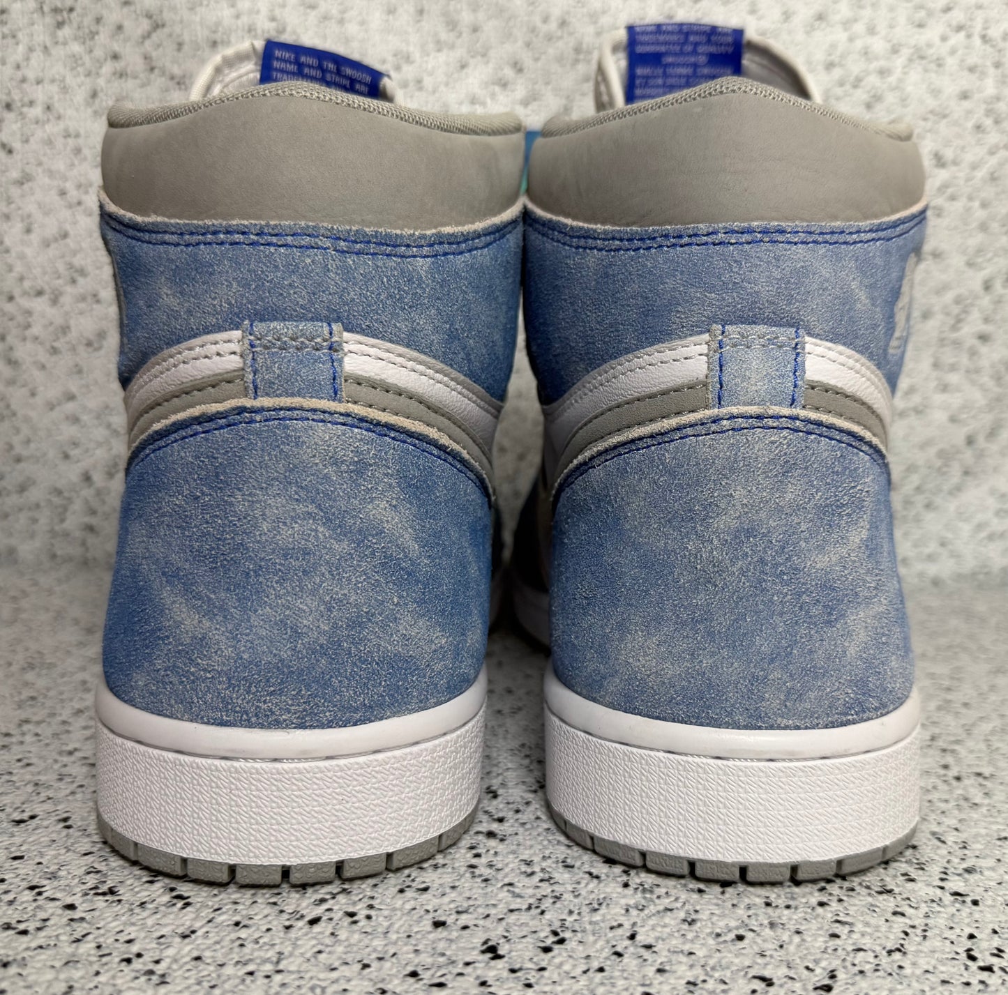 Jordan 1 Hyper Royal