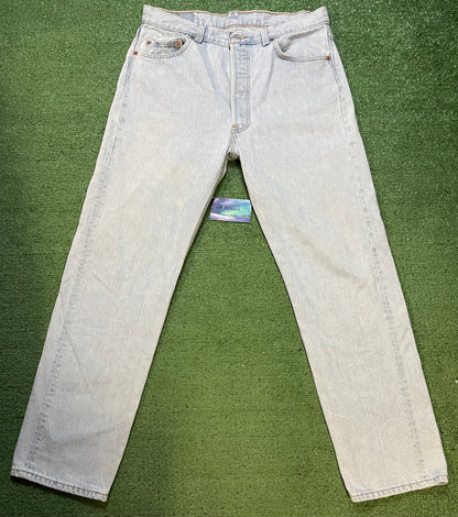 Vintage 1990s Levi’s 501XX light wash blue denim jeans 501-0134