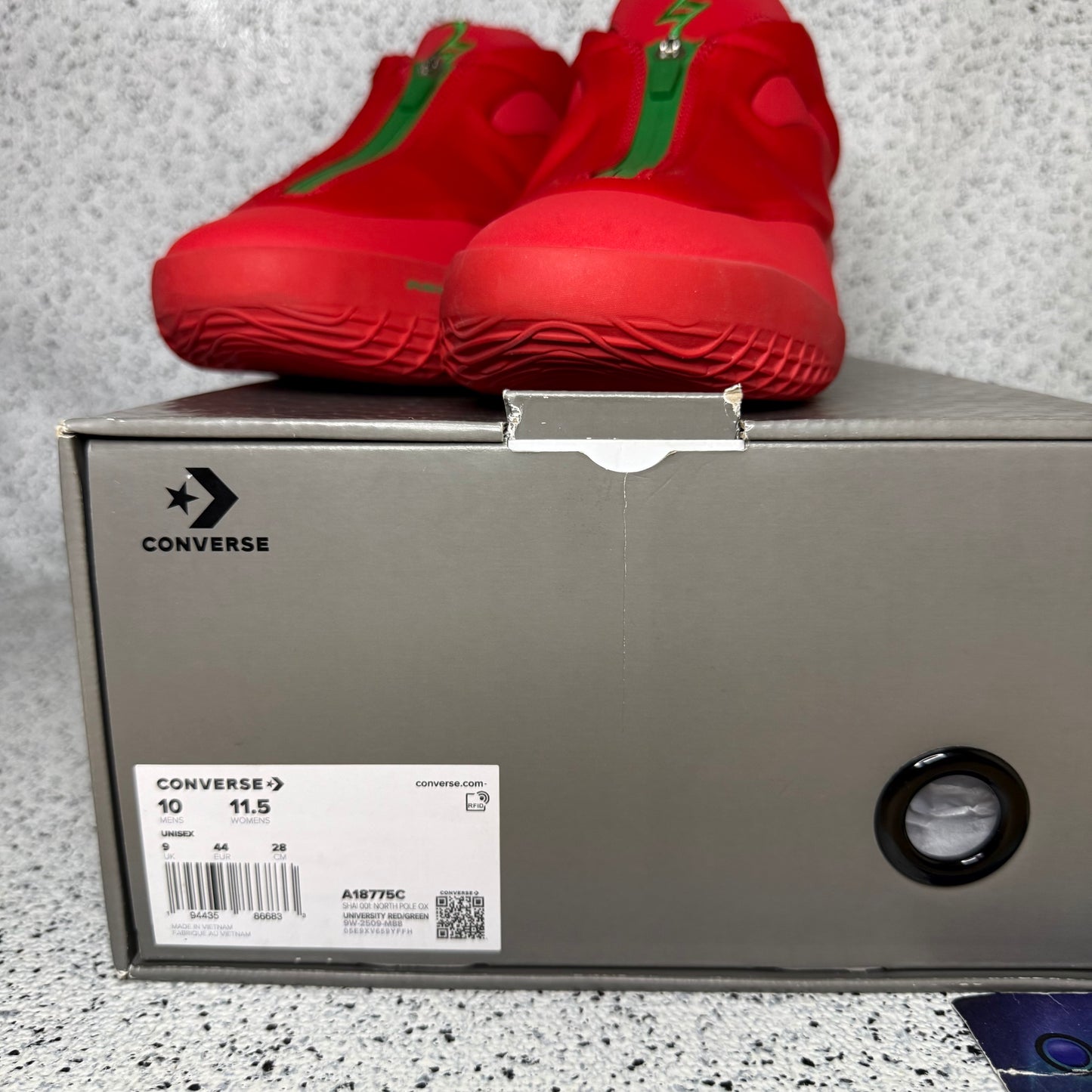 Converse Shai 001 Winter Red 10 Men “Preowned”