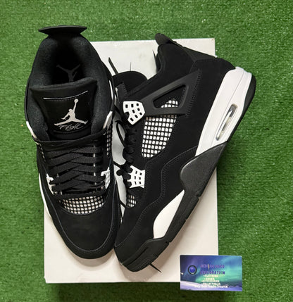 Jordan 4 White Thunder