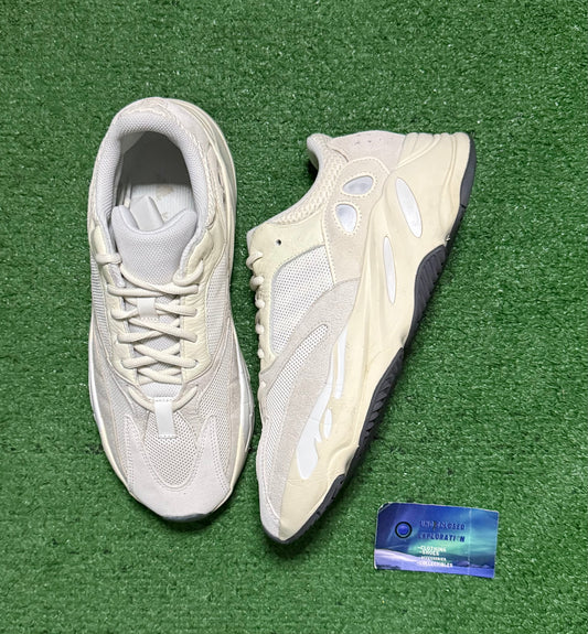Adidas Yeezy 700 Analog 10.5 Men/12 Women “Preowned”