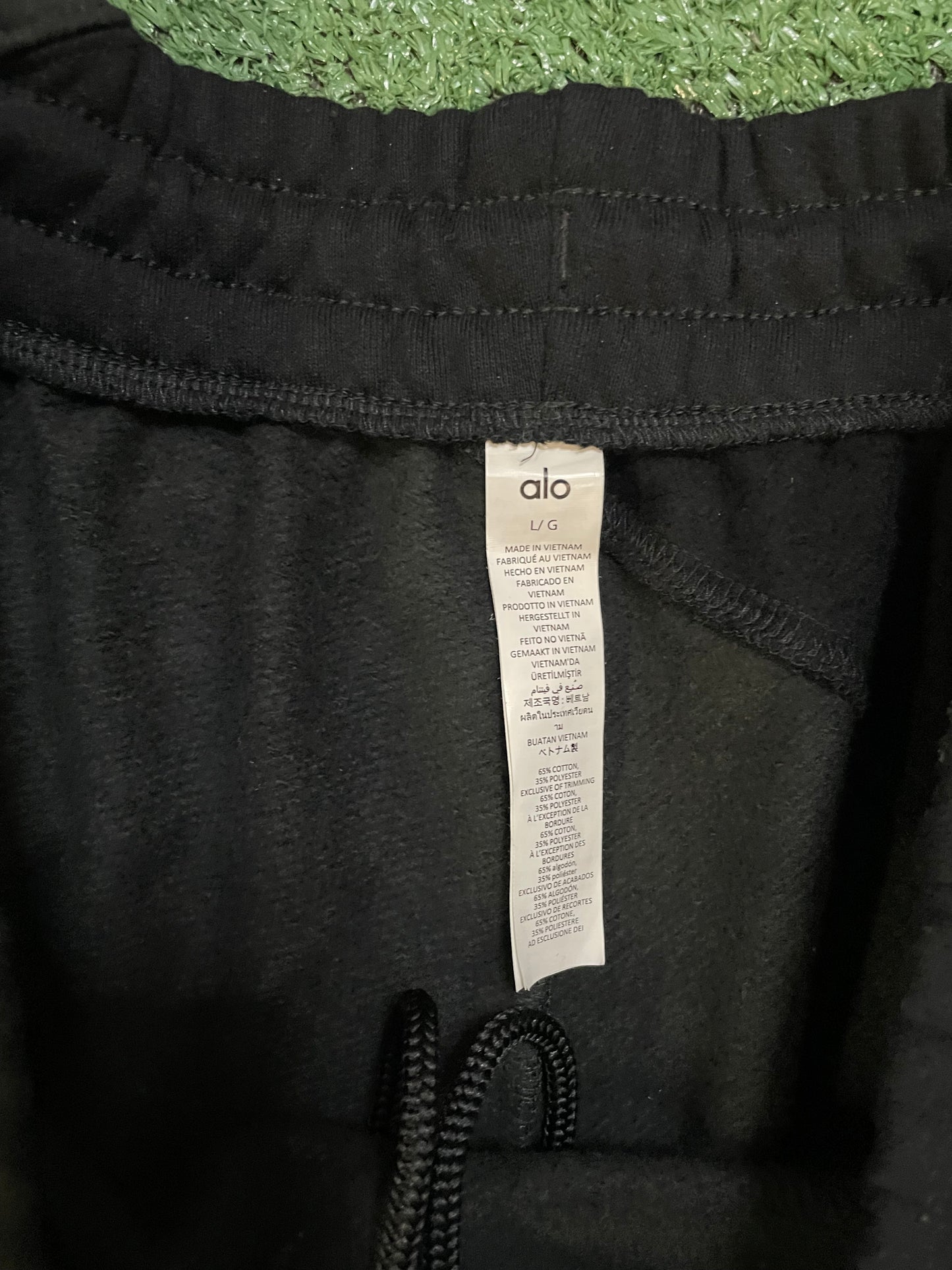 Alo make waves black and grey sweatpants