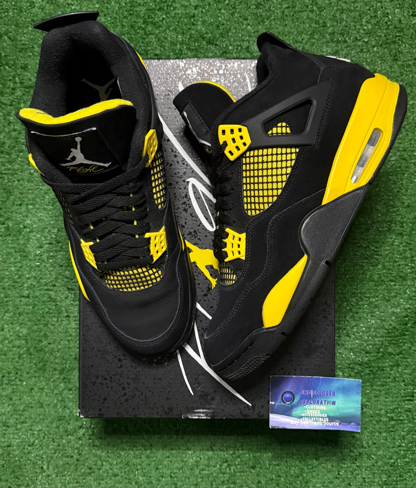 Jordan 4 Thunder 10.5 Men/12 Women “Preowned”