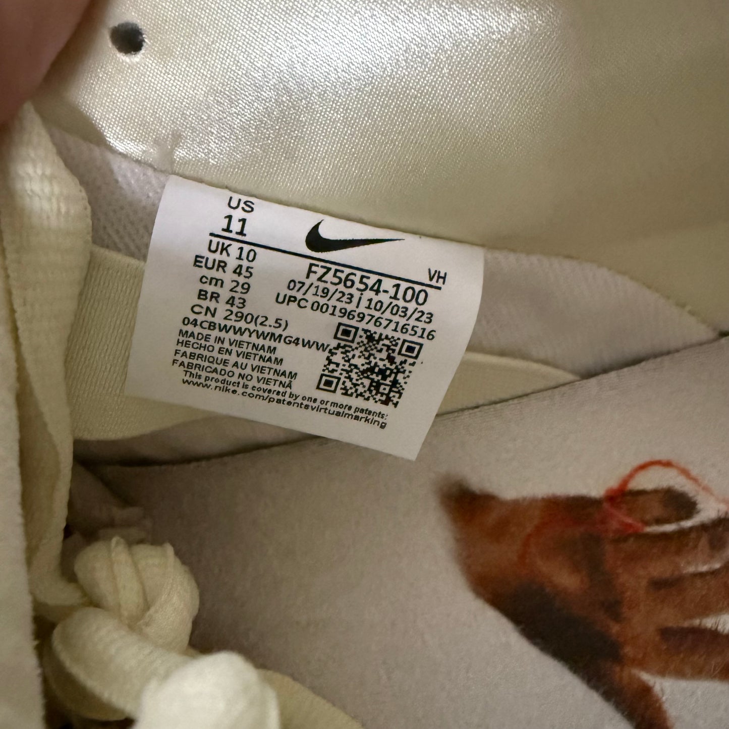 Nike Dunk SB Low City Of Love Light Bone 11 Men/12.5 Women “Preowned”