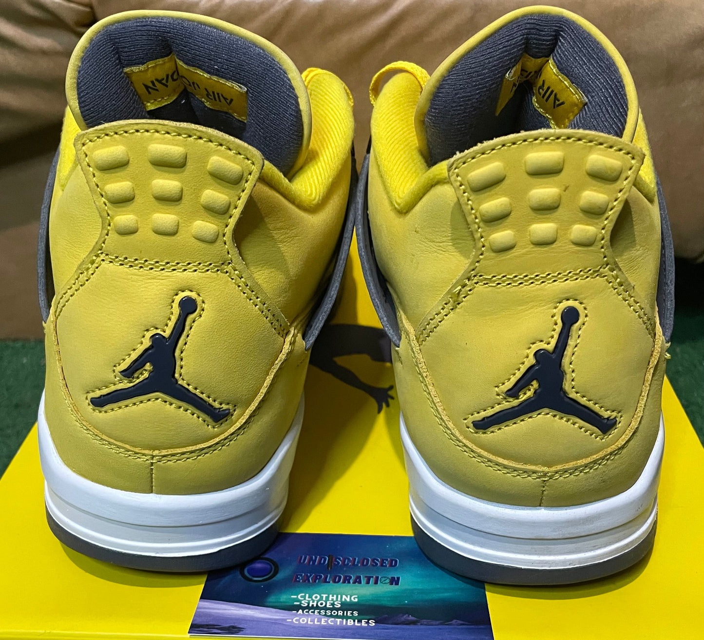 Jordan 4 lightning 2021 size 10men/11.5women