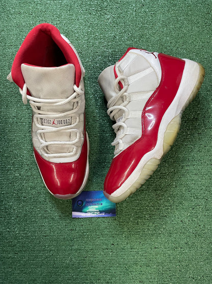 Air Jordan 11 cherry 2016 size 11men/12.5women