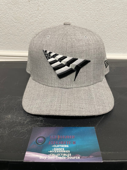 Grey paper planes hat