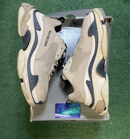 Balenciaga triple S beige size 8men/9.5women(EU 41)