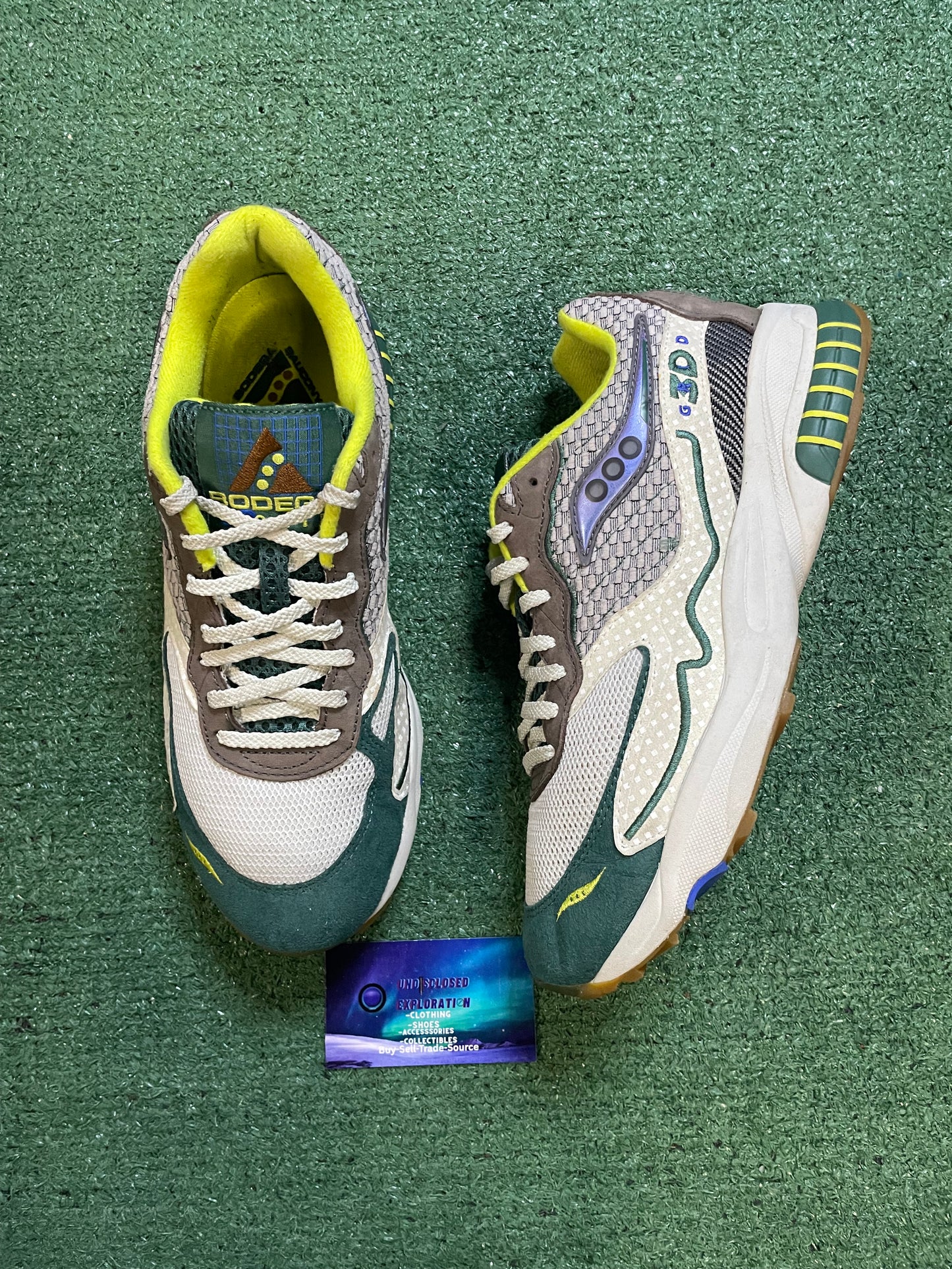 Saucony 3D hurricane grid bodega size 10men/11.5women