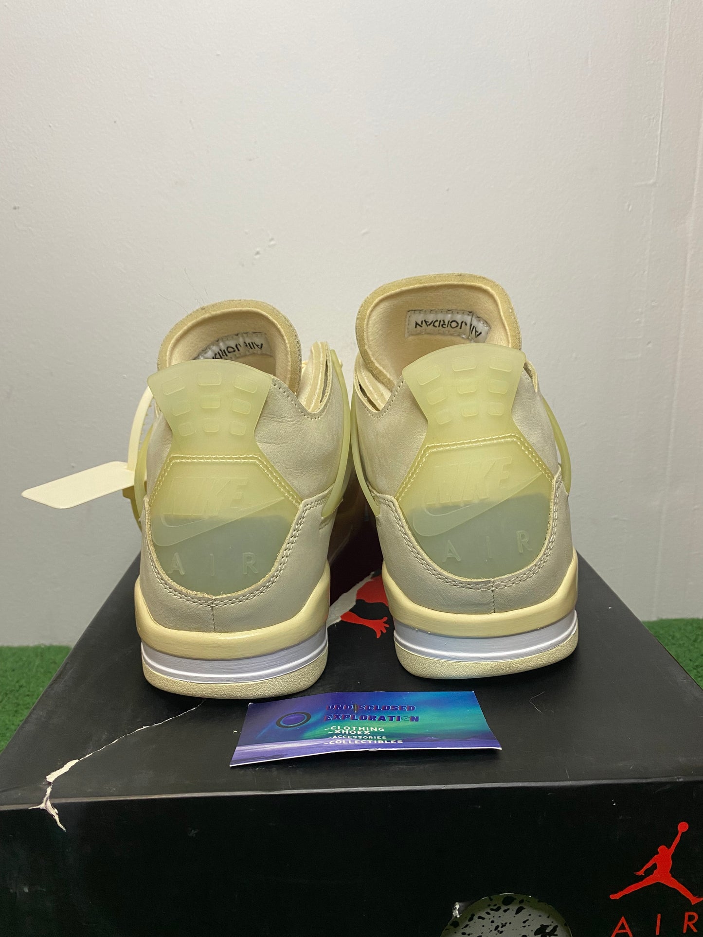 Jordan 4 off white sail size 8.5men/10women