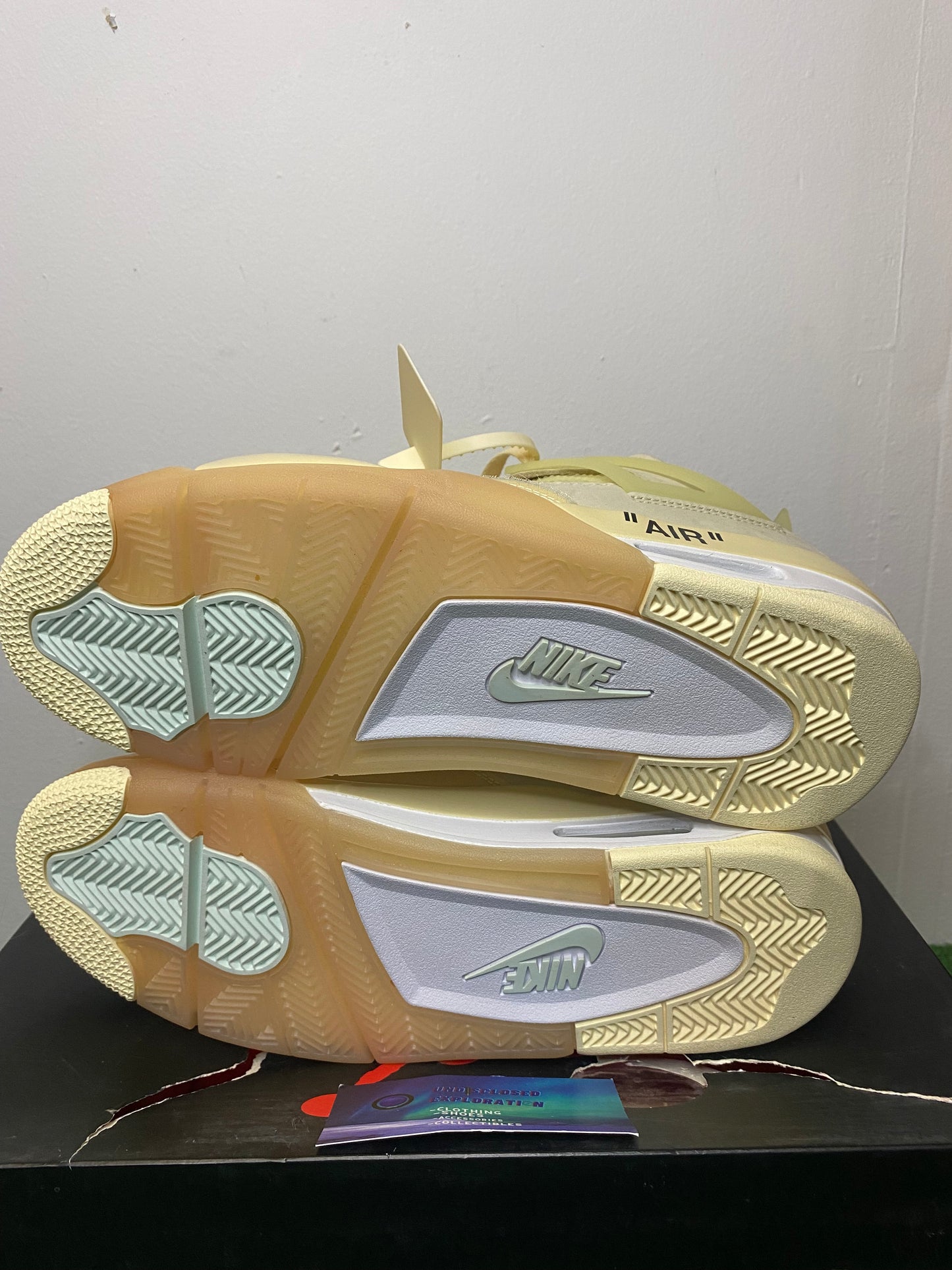 Jordan 4 off white sail size 8.5men/10women