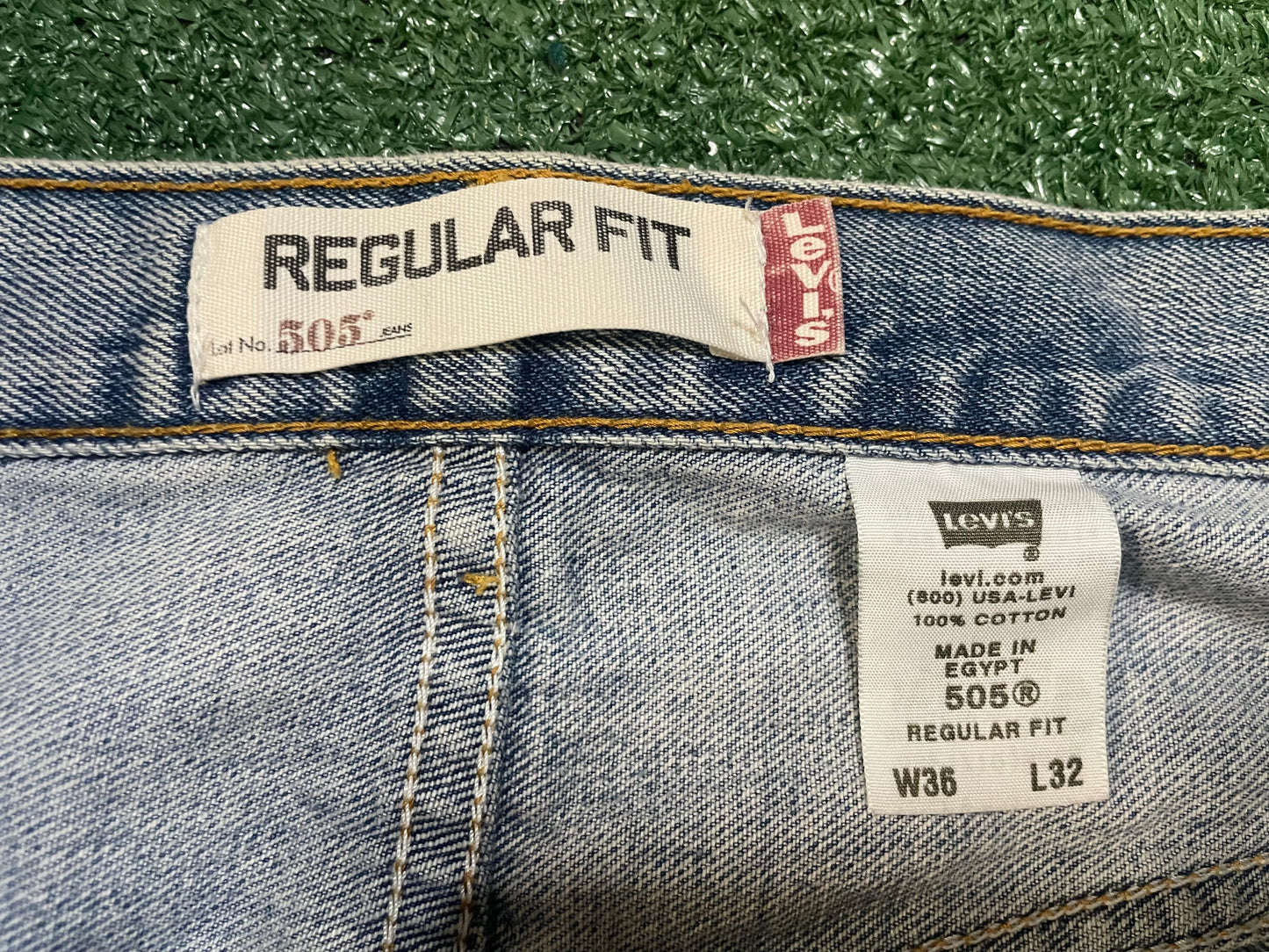 Levi light wash 505 jeans