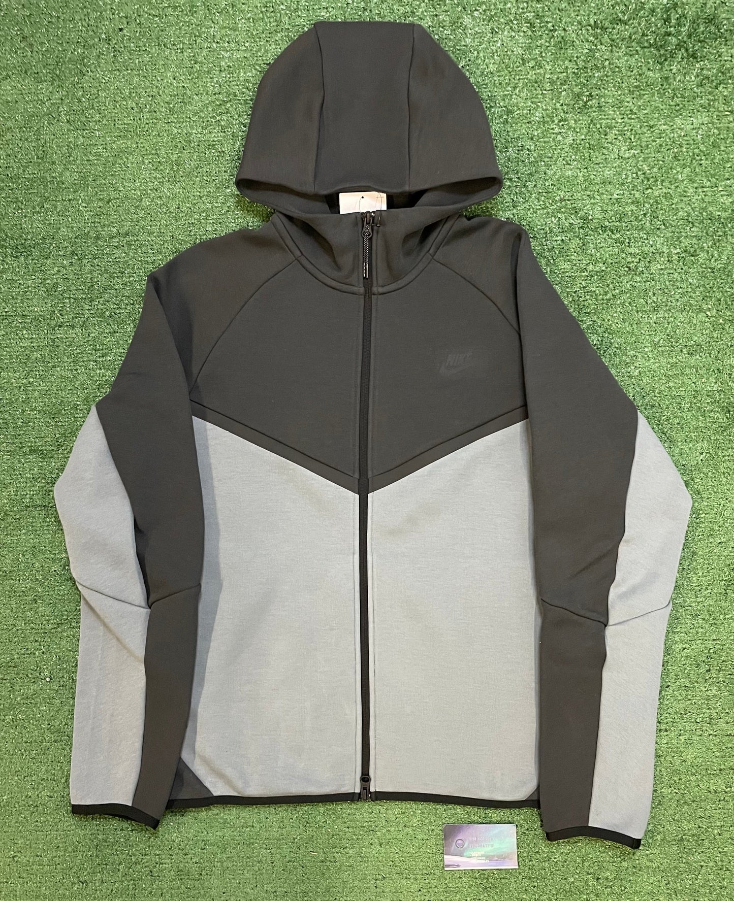 Nike tech fleece sweatsuit anthracite grey and black