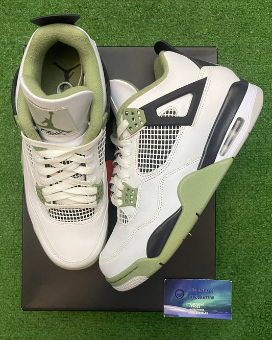 Jordan 4 Seafoam 10 Men/11.5 Women “Preowned”