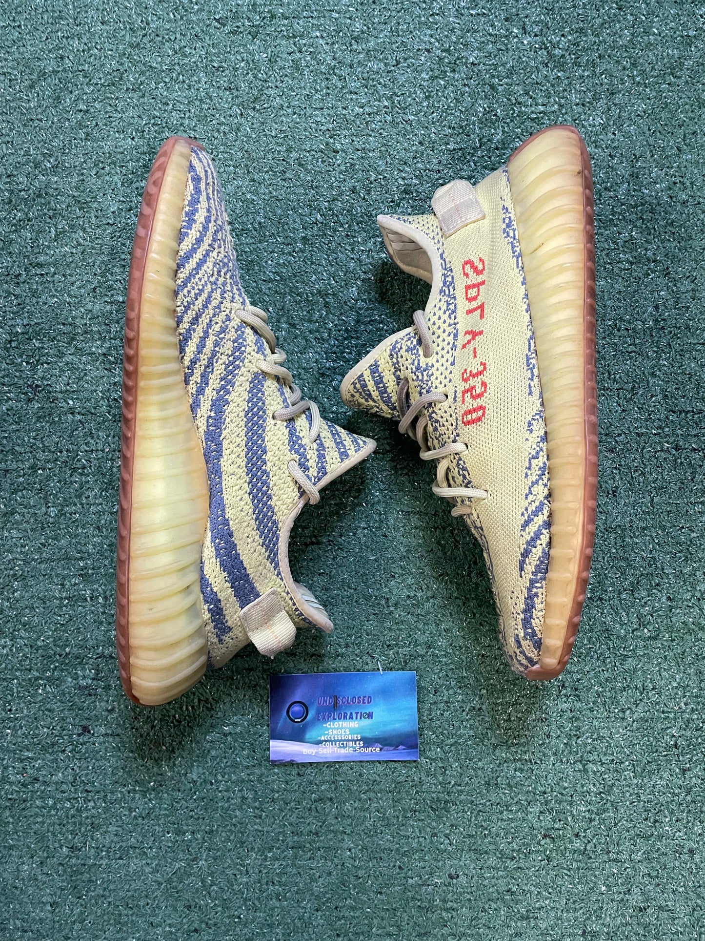 Yeezy 350 boost v2 semi frozen size 9.5men/11women