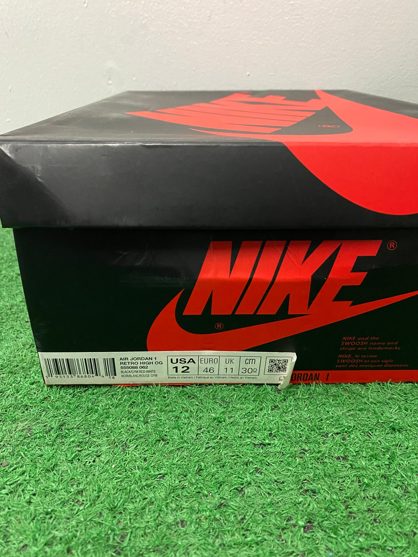 Jordan 1 High Bloodline size 12men/13.5women