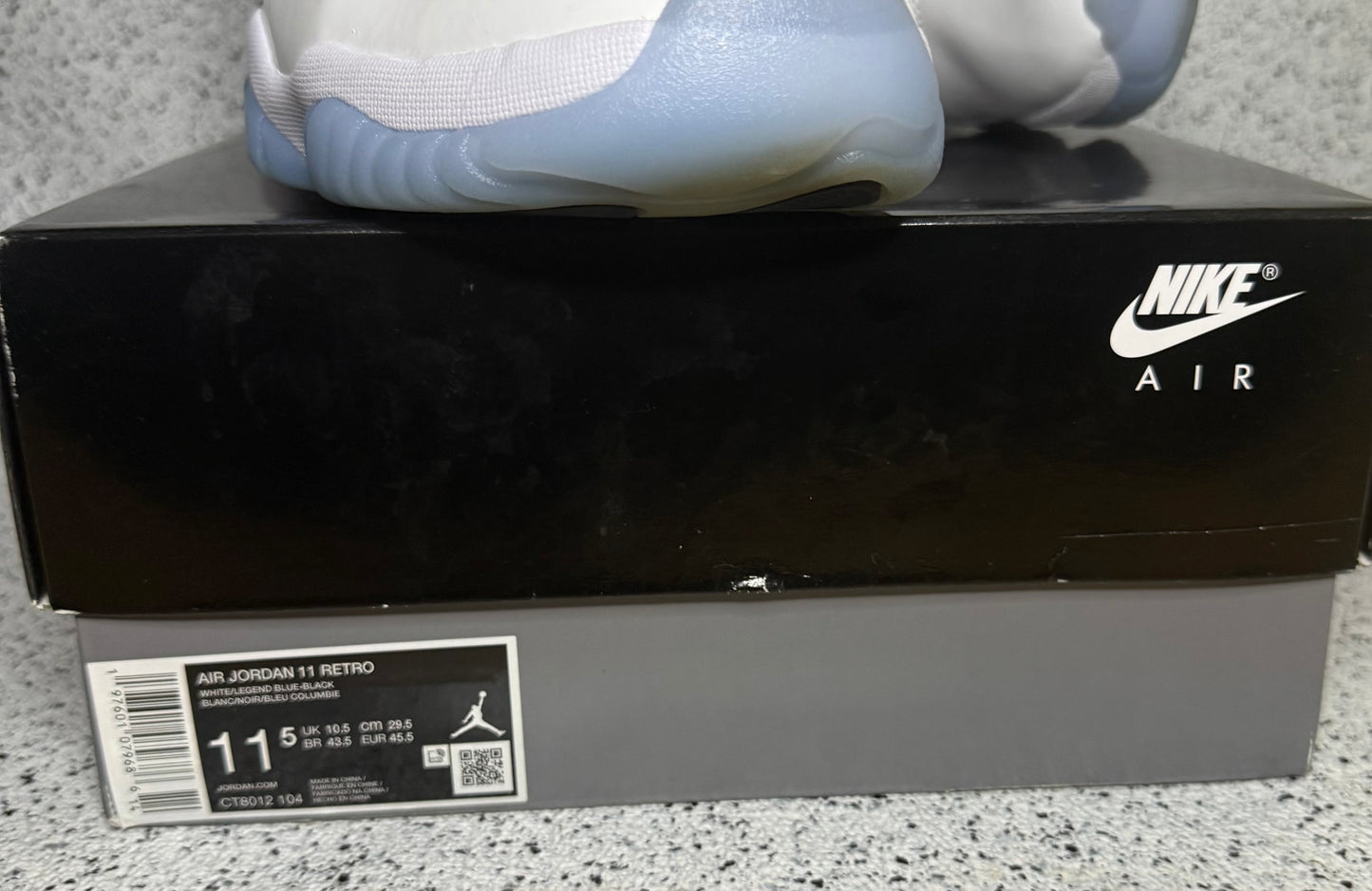 Jordan 11 Legend Blue 11.5 Men/13 Women “Preowned”