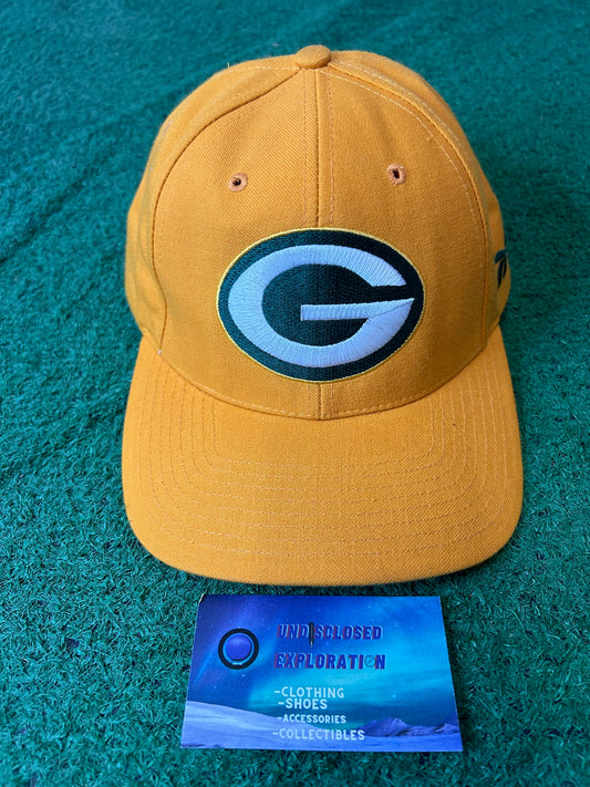 Vintage 1990s Green Bay Packers Reebok Snap Back