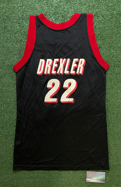Vintage 1990s Portland trailblazer Clyde Dlexer 22 Jersey