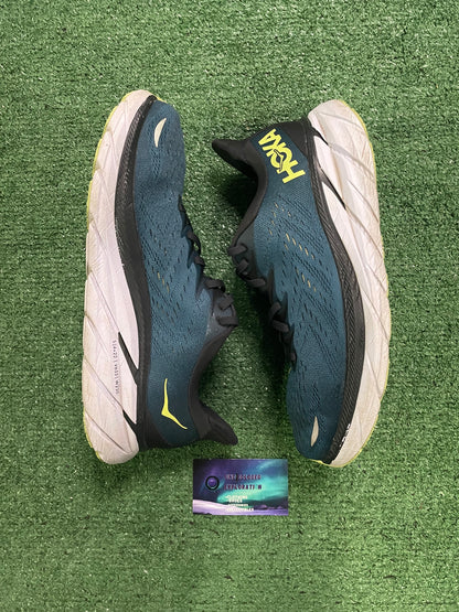 Hoka Clifton 8 size 10men/11.5women