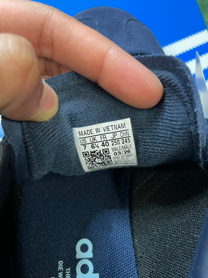 Adidas Spezial collegiate navy