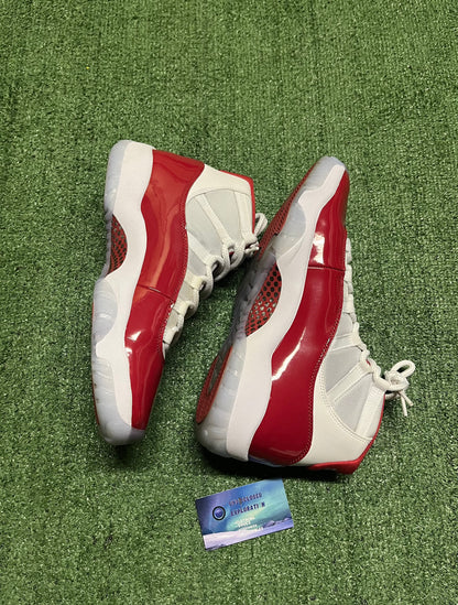 Jordan 11 cherry size 11.5men/13women