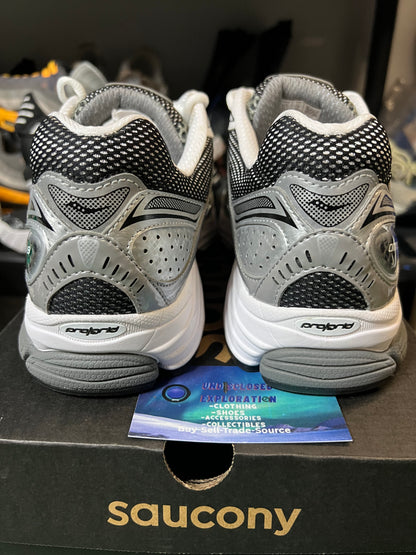 Saucony Progrid Omni 9 grey silver size 12men/13.5women