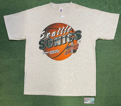 Vintage 1990s Seattle Sonics NBA Basketball tee