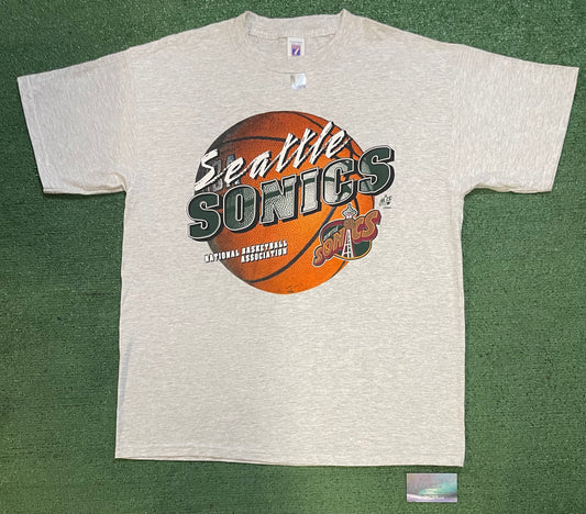 Vintage 1990s Seattle Sonics NBA Basketball tee