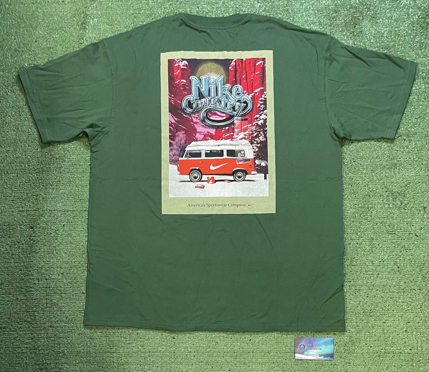 Nike sportswear America company van tee