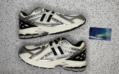 New Balance 1906R Silver Metallic