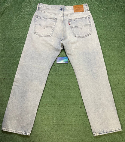 Levi light wash jeans