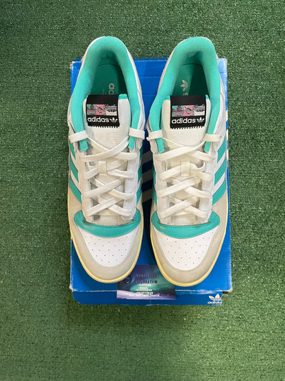 Adidas forum white mint rush size 14men/15.5women