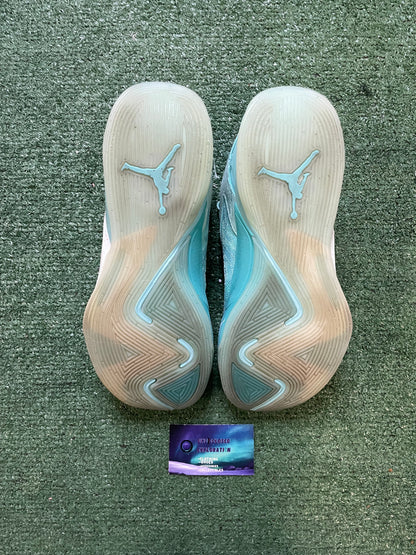 Jordan 2 Luka matador size 10men/11.5women