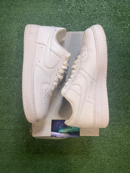 Nike Air Force 1 low triple white size 9men/10.5women
