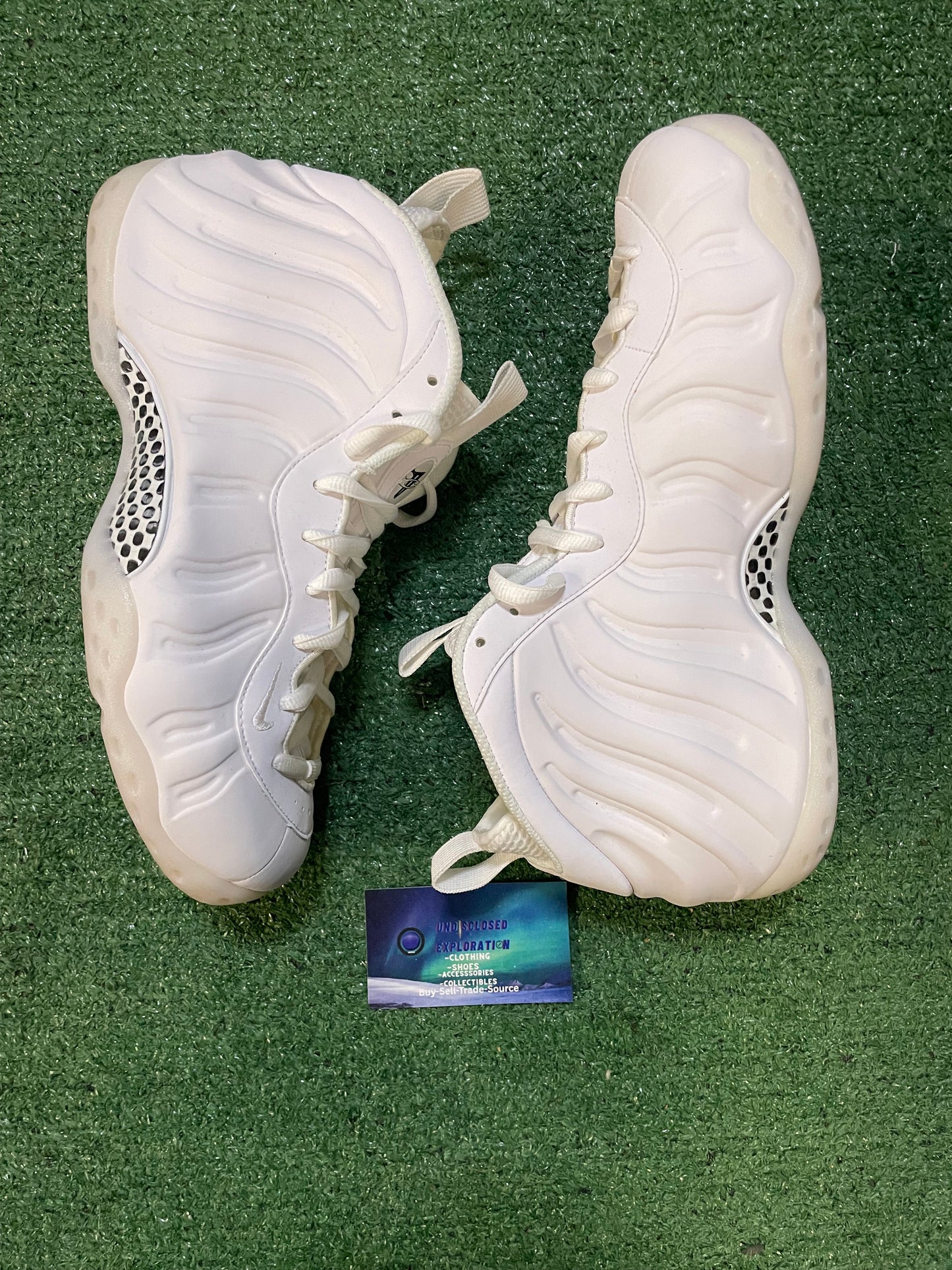 Nike air foamposite one triple white size 9.5men/11women