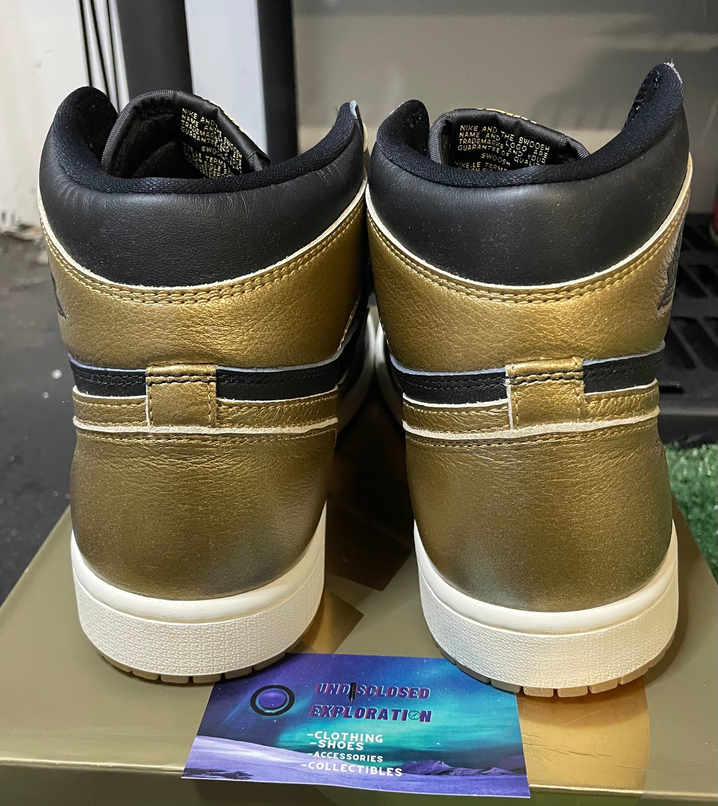 Air Jordan 1 high black metallic gold