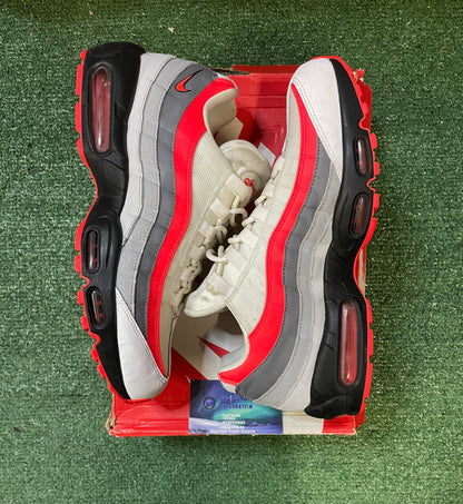 Nike Air Max 95 bright crimson comet size 10men/11.5women
